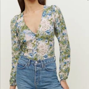 NWT Reformation Nell Top in size Medium in colour Hillside